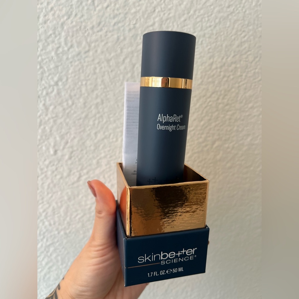 Like New Skinbetter Science AlphaRet overnight face cream - Picture 4 of 4